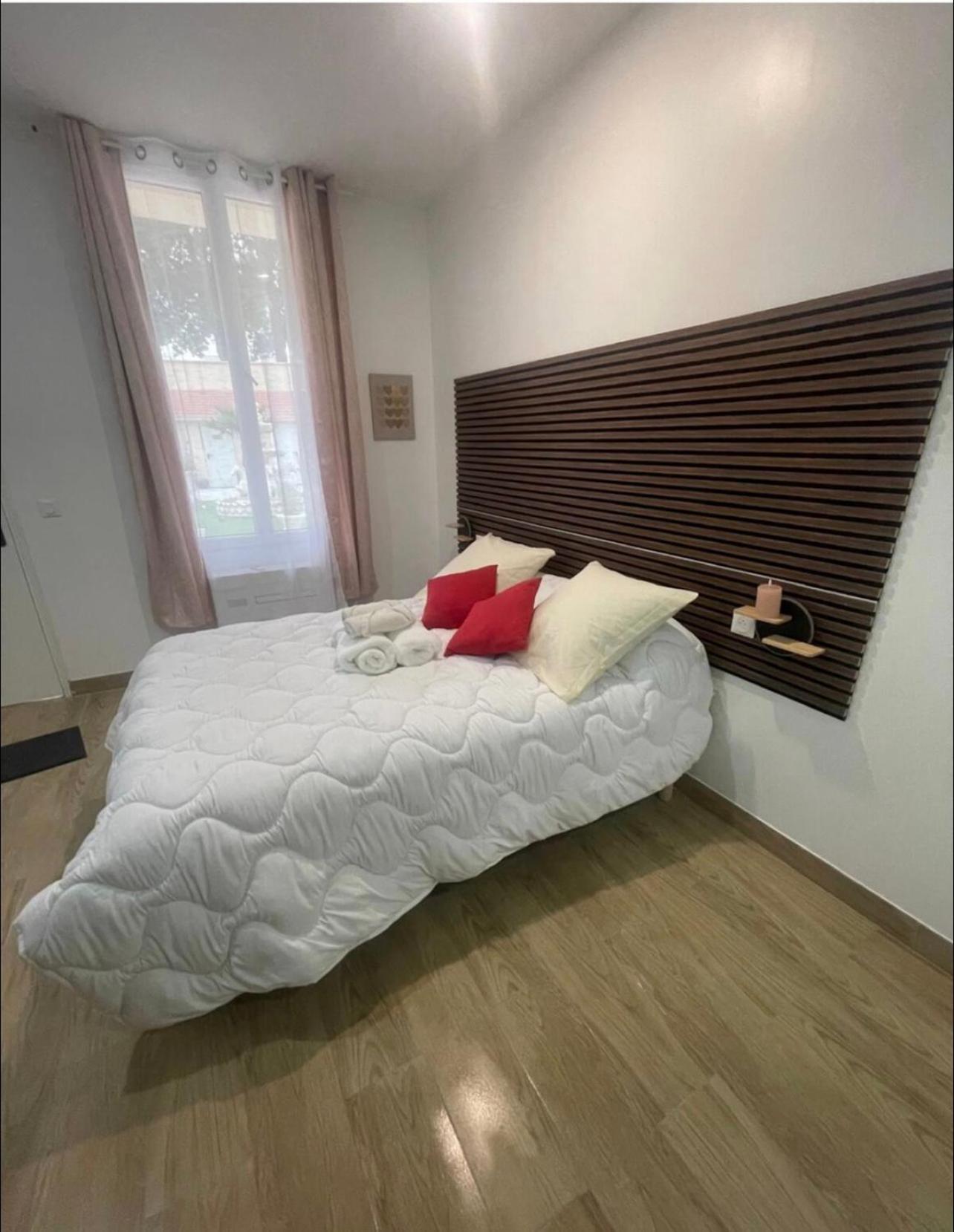 Hotel Du Parc Canal - Stade De France サン＝ドニ エクステリア 写真